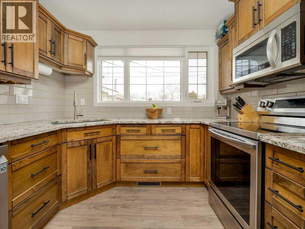 1046 Lakeview Drive S, Lethbridge, Alberta  T1K 3E8 - Photo 10 - A2293883