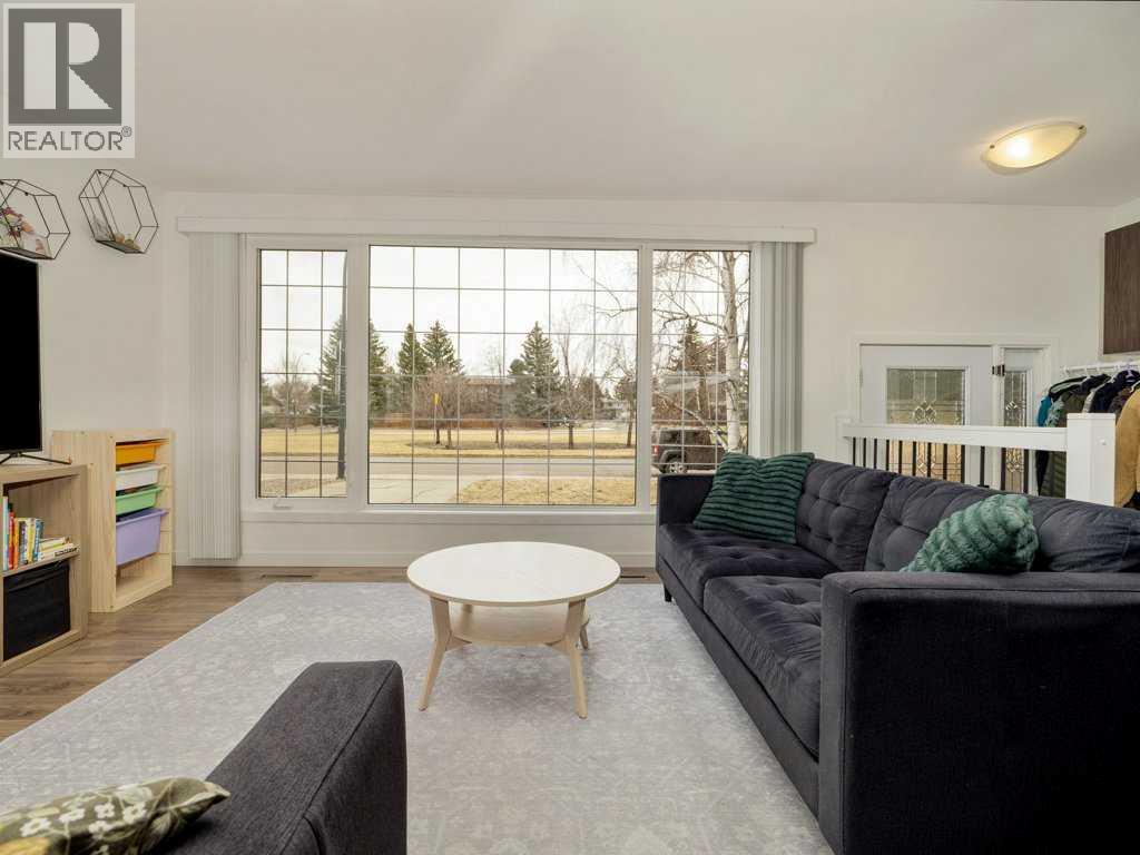 1046 Lakeview Drive S, Lethbridge, Alberta  T1K 3E8 - Photo 13 - A2293883