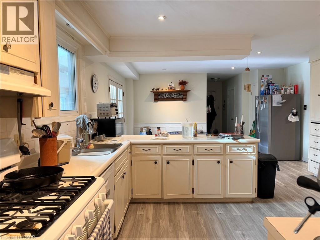 190 Mohawk Avenue, Waterloo, Ontario  N2L 2T3 - Photo 4 - 40812088