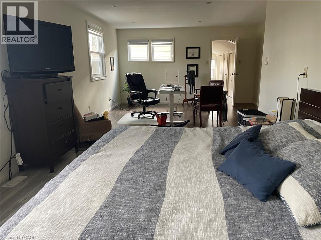 190 Mohawk Avenue, Waterloo, Ontario  N2L 2T3 - Photo 15 - 40812088