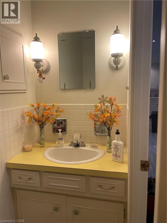 190 Mohawk Avenue, Waterloo, Ontario  N2L 2T3 - Photo 8 - 40812088