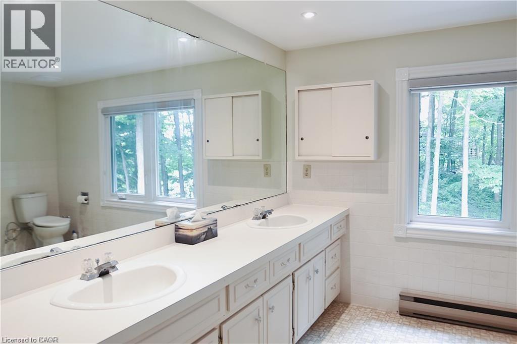 190 Mohawk Avenue, Waterloo, Ontario  N2L 2T3 - Photo 29 - 40812088