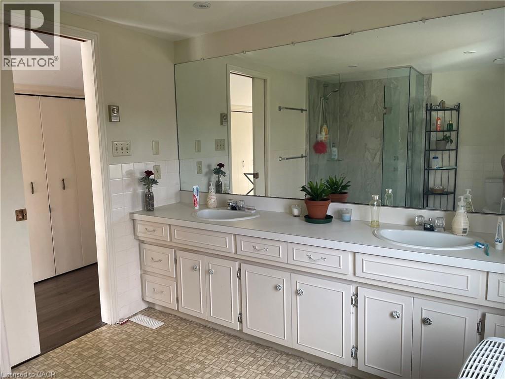 190 Mohawk Avenue, Waterloo, Ontario  N2L 2T3 - Photo 17 - 40812088