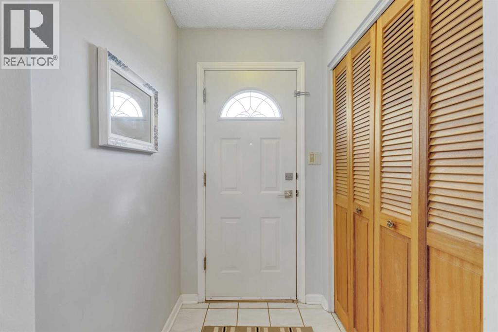 4120 46 Street, Red Deer, Alberta  T4N 1M4 - Photo 4 - A2294366