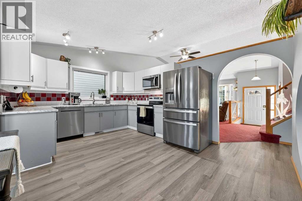 1336 Meadowbrook Drive Se, Airdrie, Alberta  T4A 2B3 - Photo 10 - A2279536