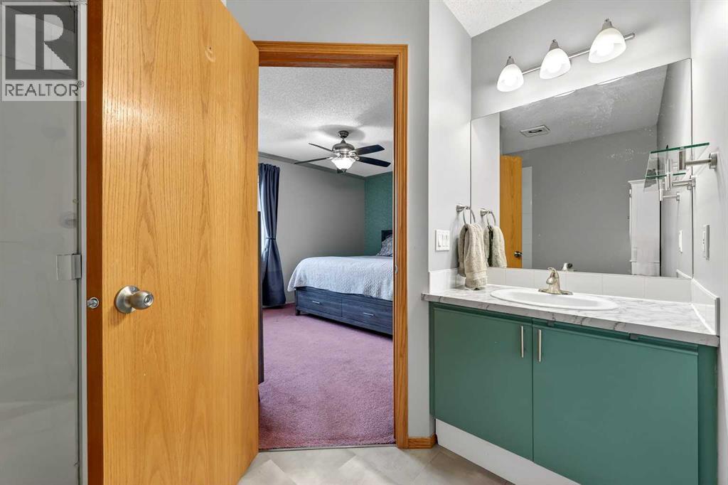 1336 Meadowbrook Drive Se, Airdrie, Alberta  T4A 2B3 - Photo 23 - A2279536