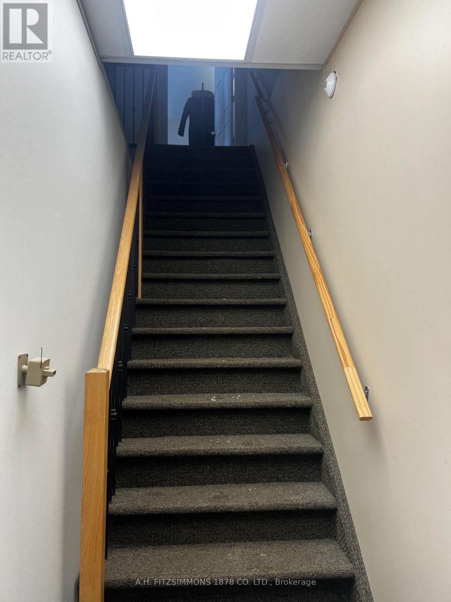 2773 Fenton Road, Ottawa, Ontario  K1T 3T8 - Photo 4 - X12906194