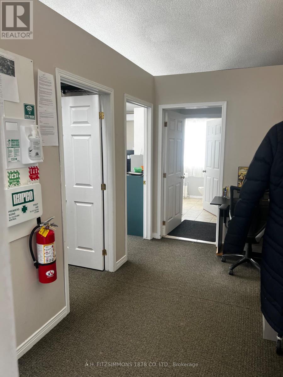 2773 Fenton Road, Ottawa, Ontario  K1T 3T8 - Photo 5 - X12906228