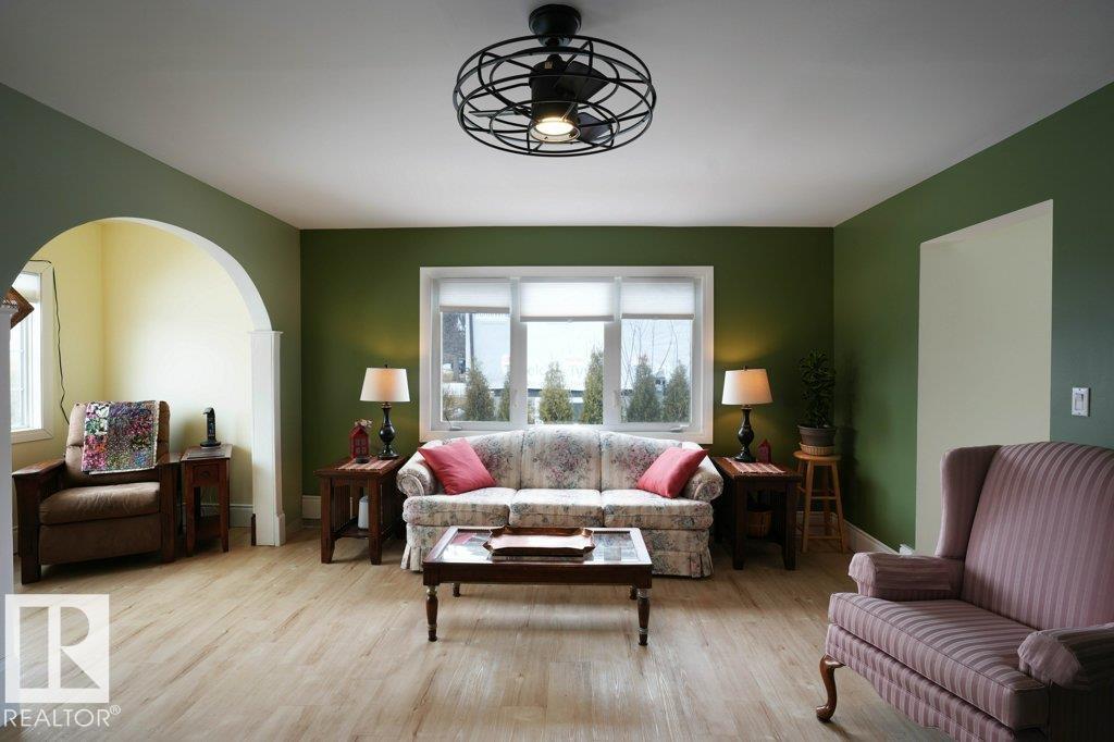 5016 52 Av, Warburg, Alberta  T0C 2T0 - Photo 3 - E4476591