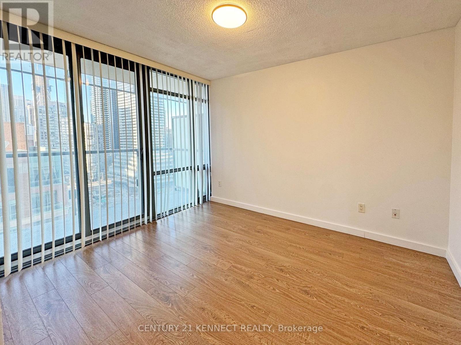 1706 - 37 Grosvenor Street, Toronto, Ontario  M4Y 3G5 - Photo 3 - C12906202