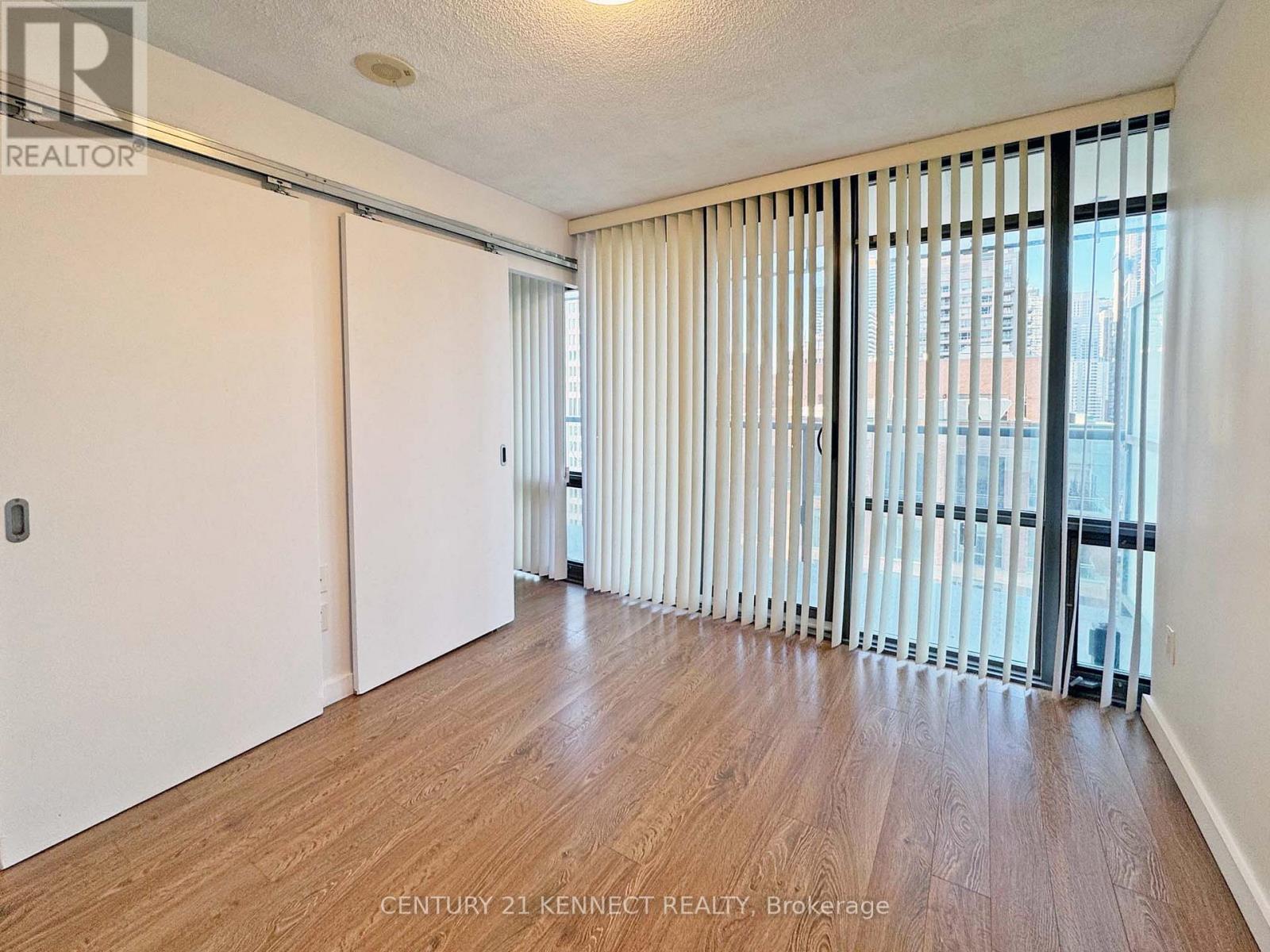 1706 - 37 Grosvenor Street, Toronto, Ontario  M4Y 3G5 - Photo 4 - C12906202
