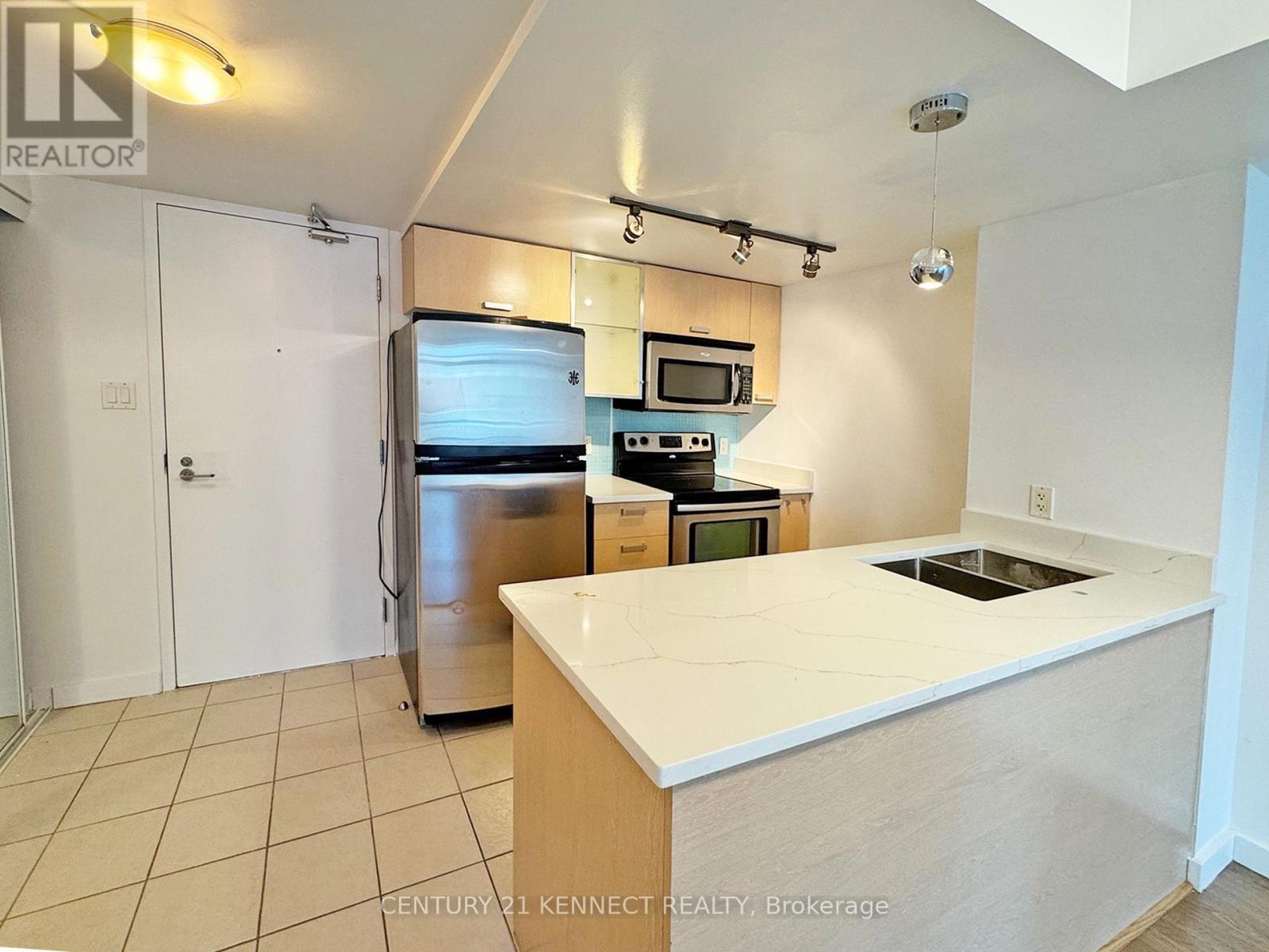 1706 - 37 Grosvenor Street, Toronto, Ontario  M4Y 3G5 - Photo 6 - C12906202