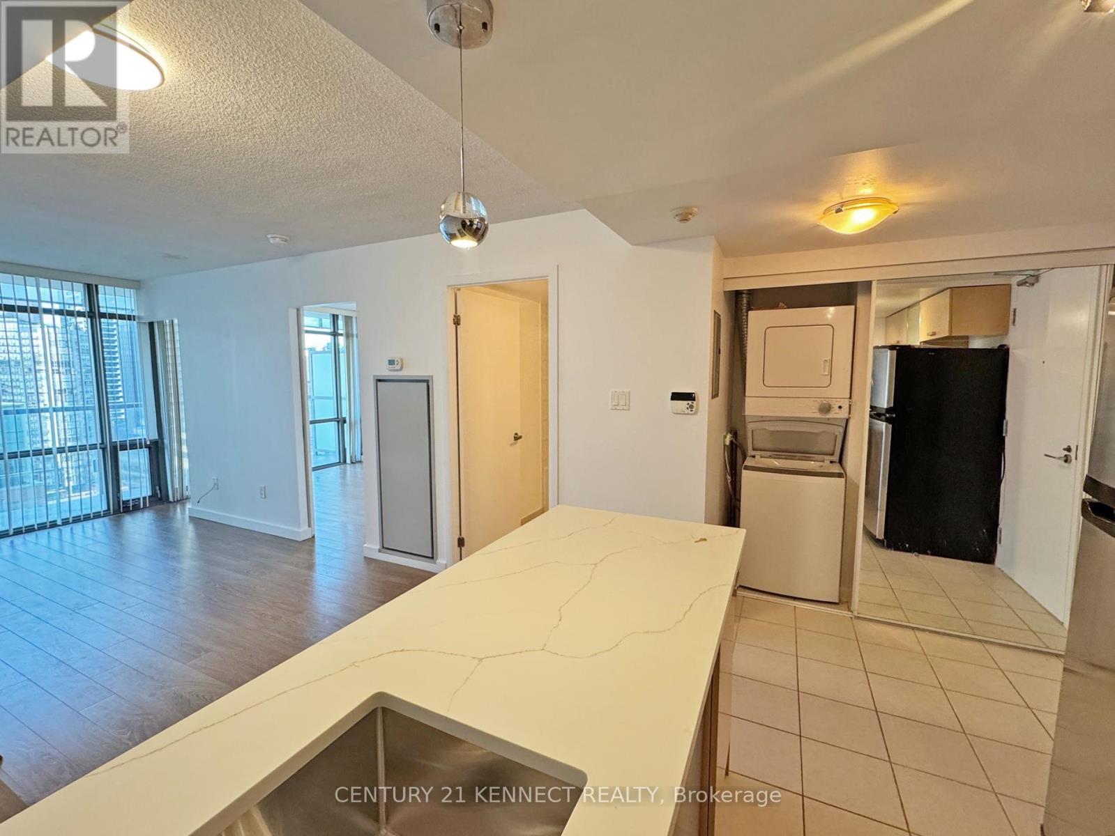 1706 - 37 Grosvenor Street, Toronto, Ontario  M4Y 3G5 - Photo 9 - C12906202