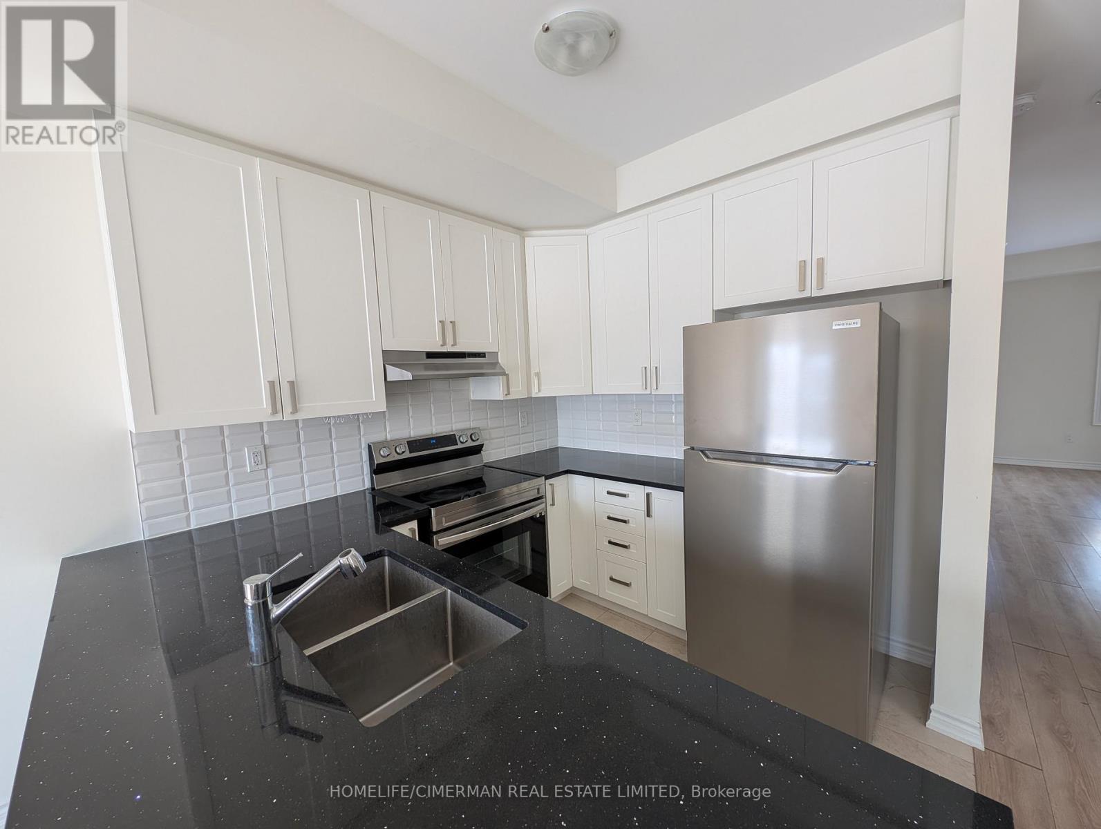 223 Royal Northern Path N, Oshawa, Ontario  L1L 0R6 - Photo 2 - E12906222