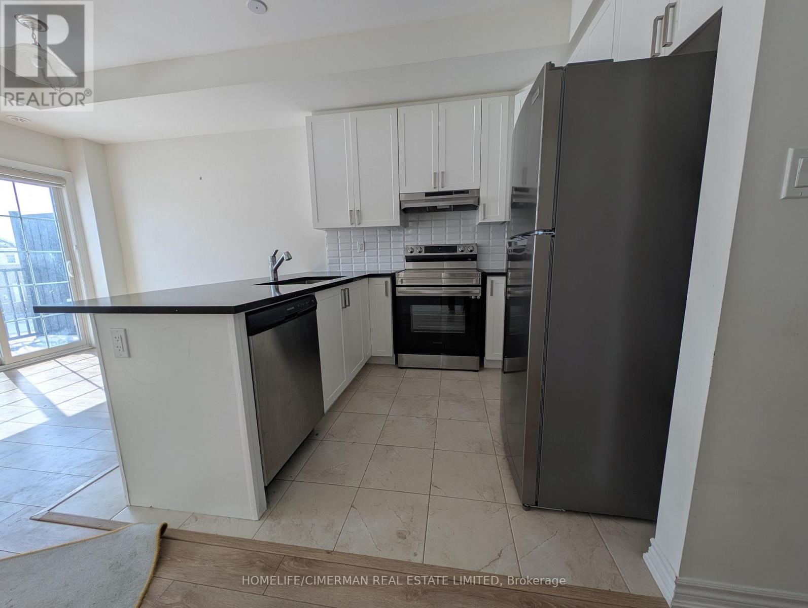 223 Royal Northern Path N, Oshawa, Ontario  L1L 0R6 - Photo 3 - E12906222