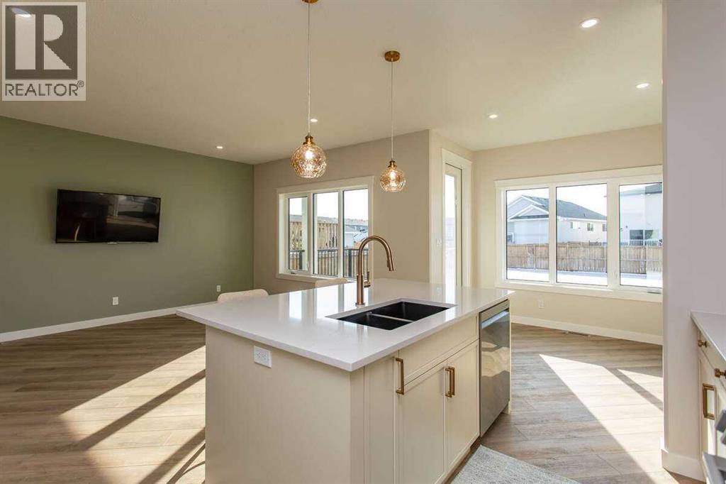 44 Oxford Boulevard, Penhold, Alberta  T0M 1R0 - Photo 8 - A2289523