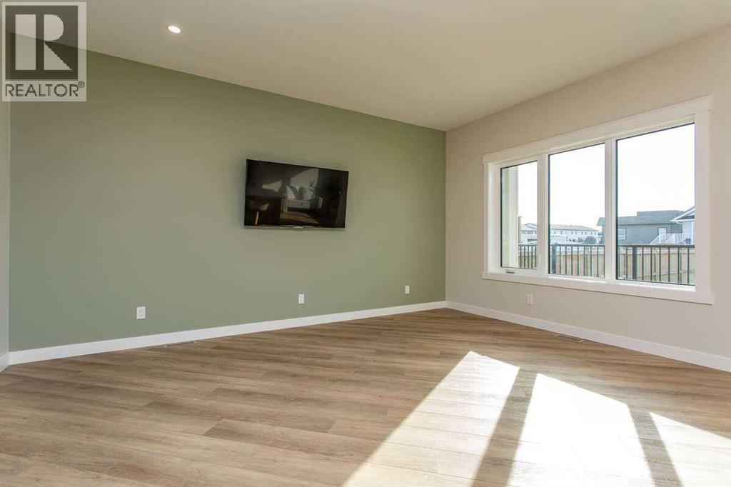 44 Oxford Boulevard, Penhold, Alberta  T0M 1R0 - Photo 11 - A2289523