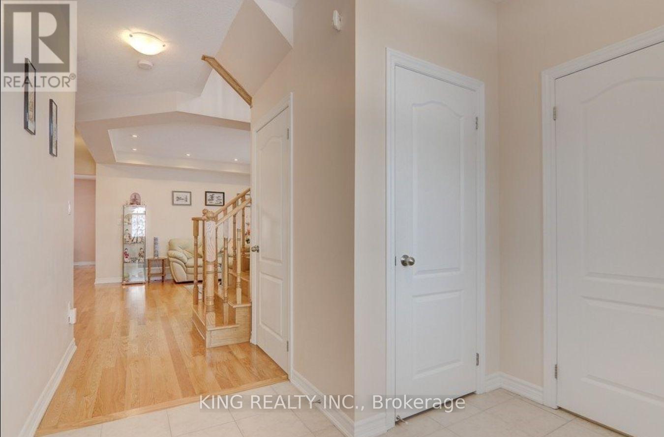 1 Education Road, Brampton, Ontario  L6P 3P2 - Photo 2 - W12906200