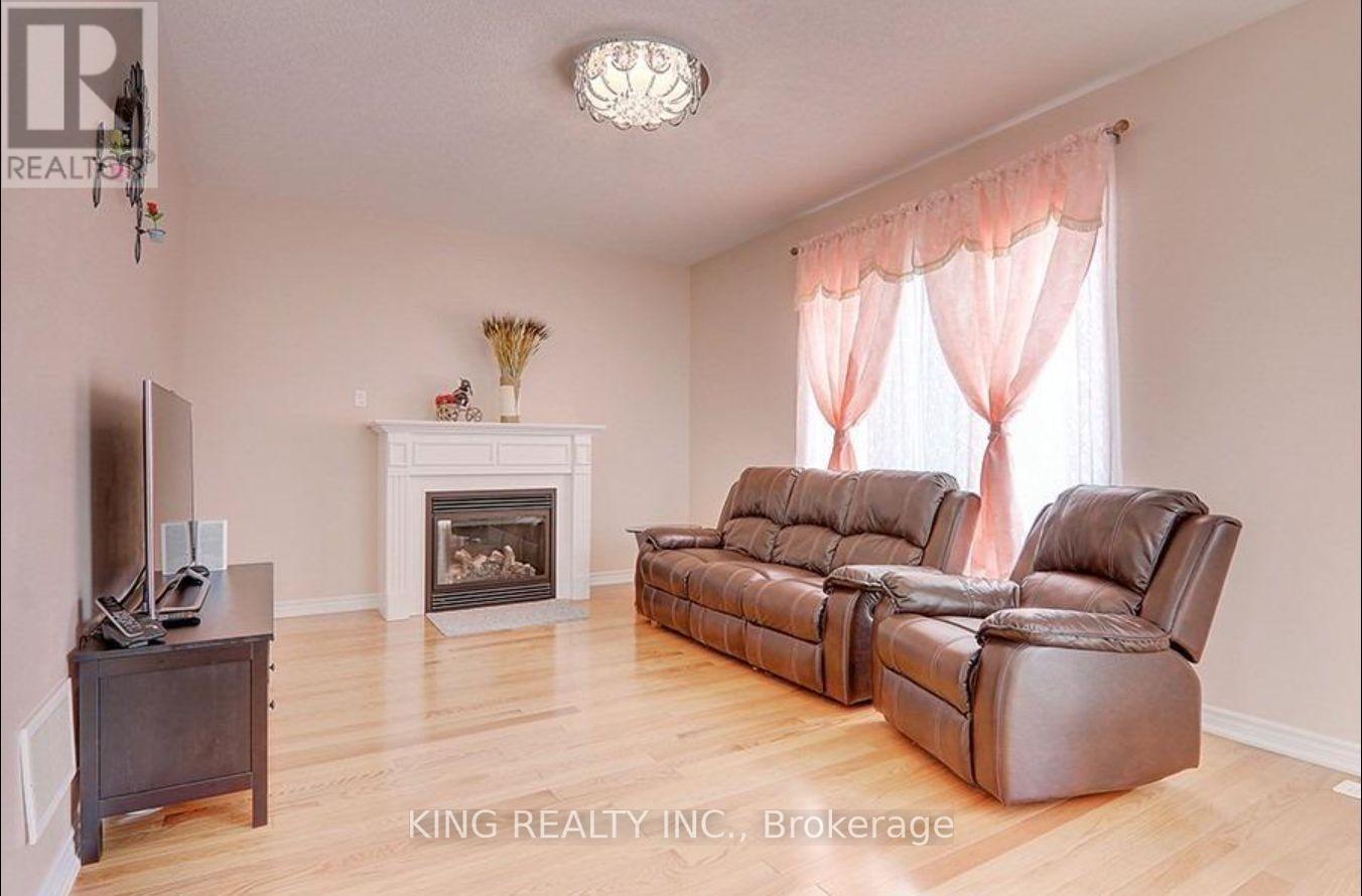 1 Education Road, Brampton, Ontario  L6P 3P2 - Photo 5 - W12906200