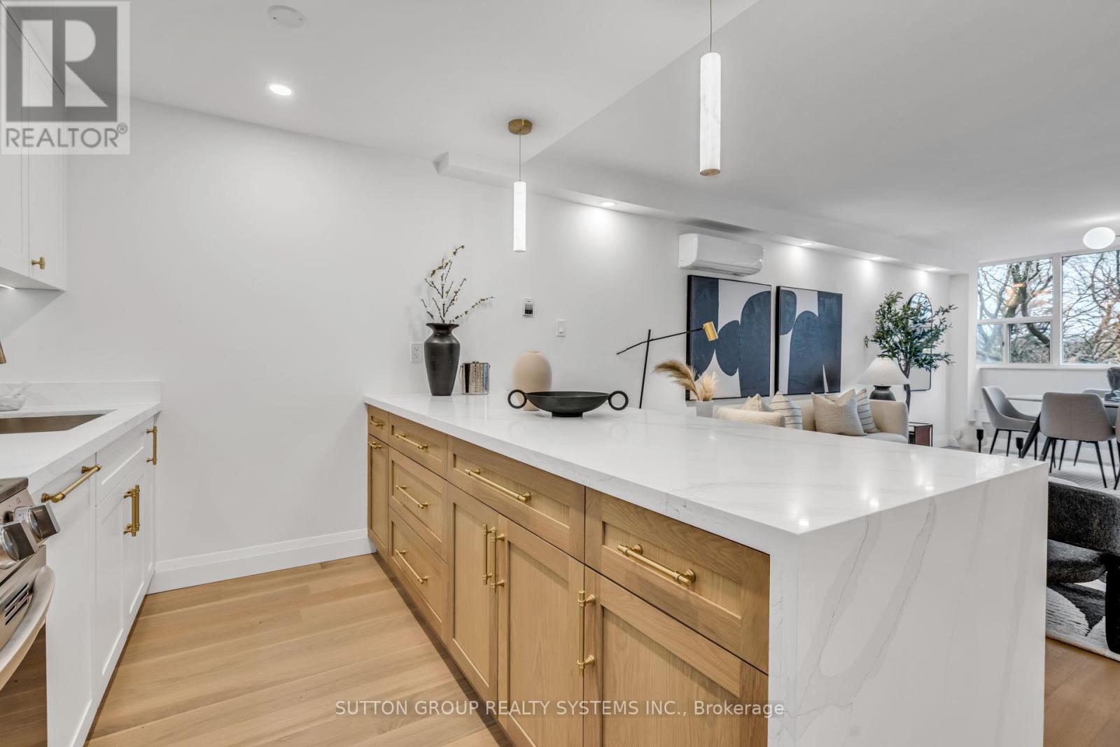 706 - 45 Southport Street, Toronto, Ontario M6S 3N5 - Photo 6 - W12906208