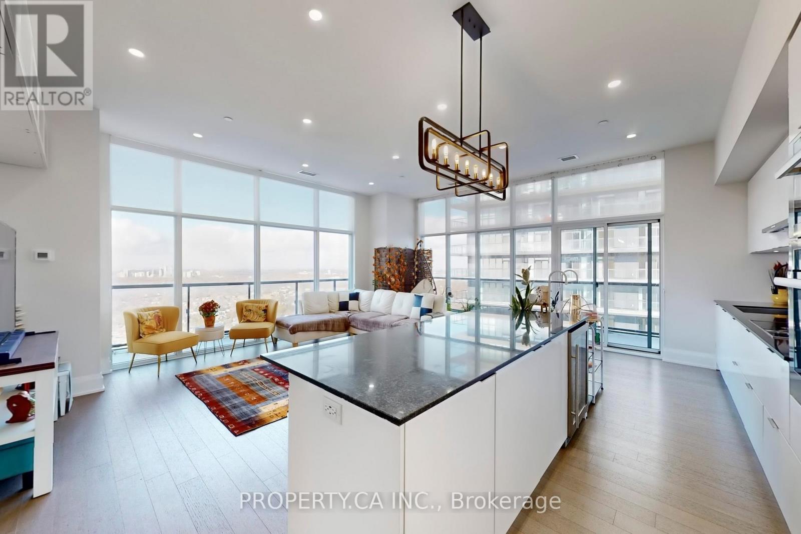 UPH05 - 56 ANNIE CRAIG DRIVE, Toronto, Ontario