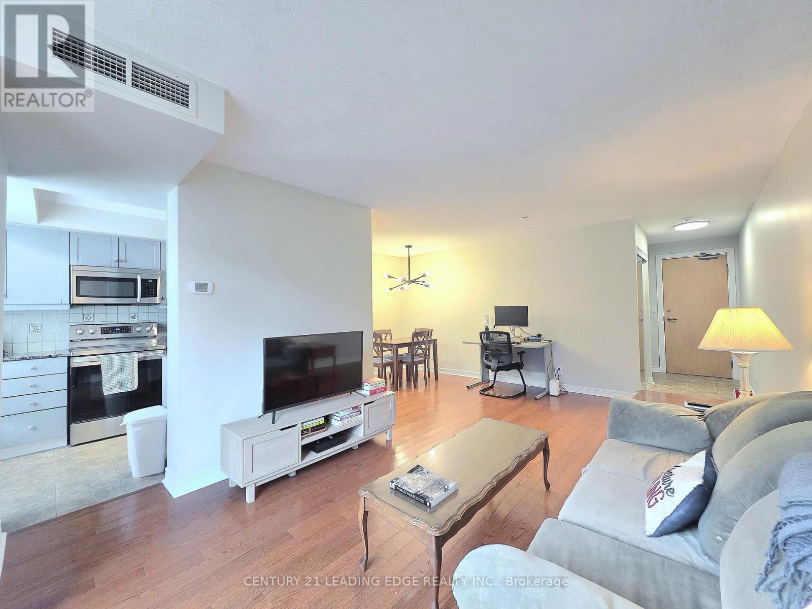 1012 - 212 Eglinton Avenue E, Toronto, Ontario  M4P 0A3 - Photo 6 - C12903620