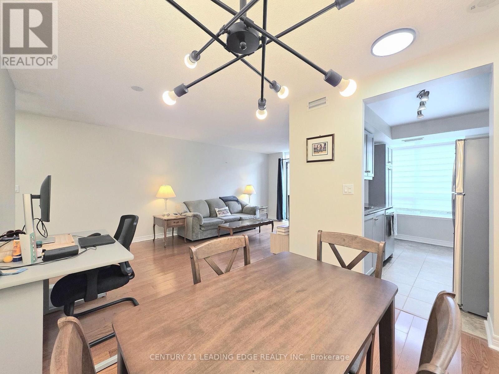 1012 - 212 Eglinton Avenue E, Toronto, Ontario  M4P 0A3 - Photo 7 - C12903620