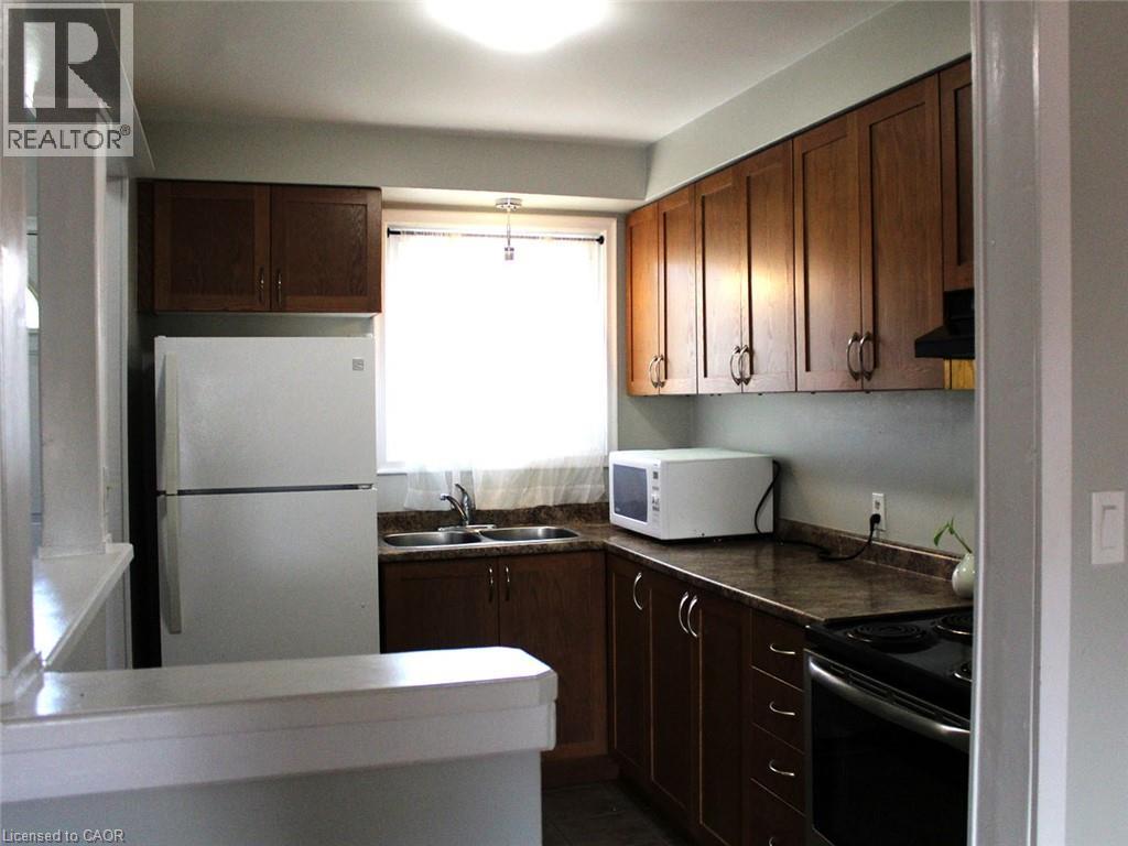 11 Colmar Place Unit# 1, Dundas, Ontario  L9H 4L1 - Photo 3 - 40776220