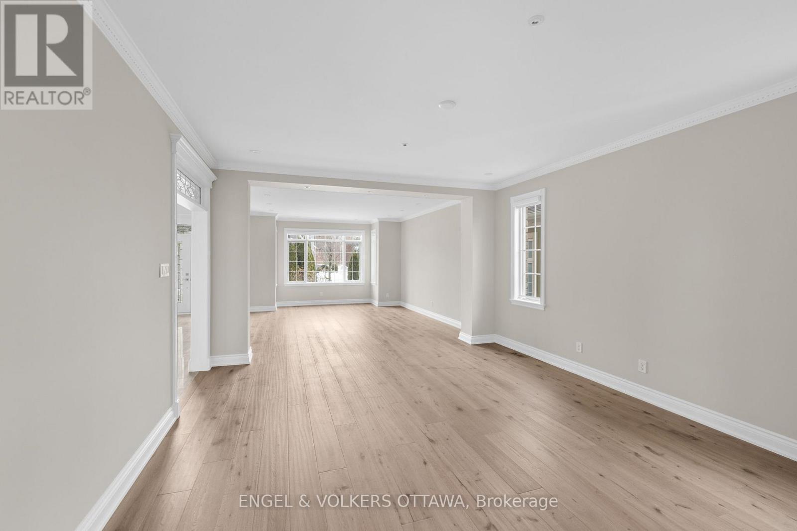 6373 Radisson Way, Ottawa, Ontario  K1C 2Z9 - Photo 11 - X12906240