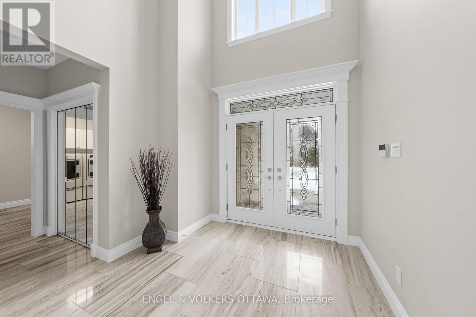 6373 Radisson Way, Ottawa, Ontario  K1C 2Z9 - Photo 4 - X12906240