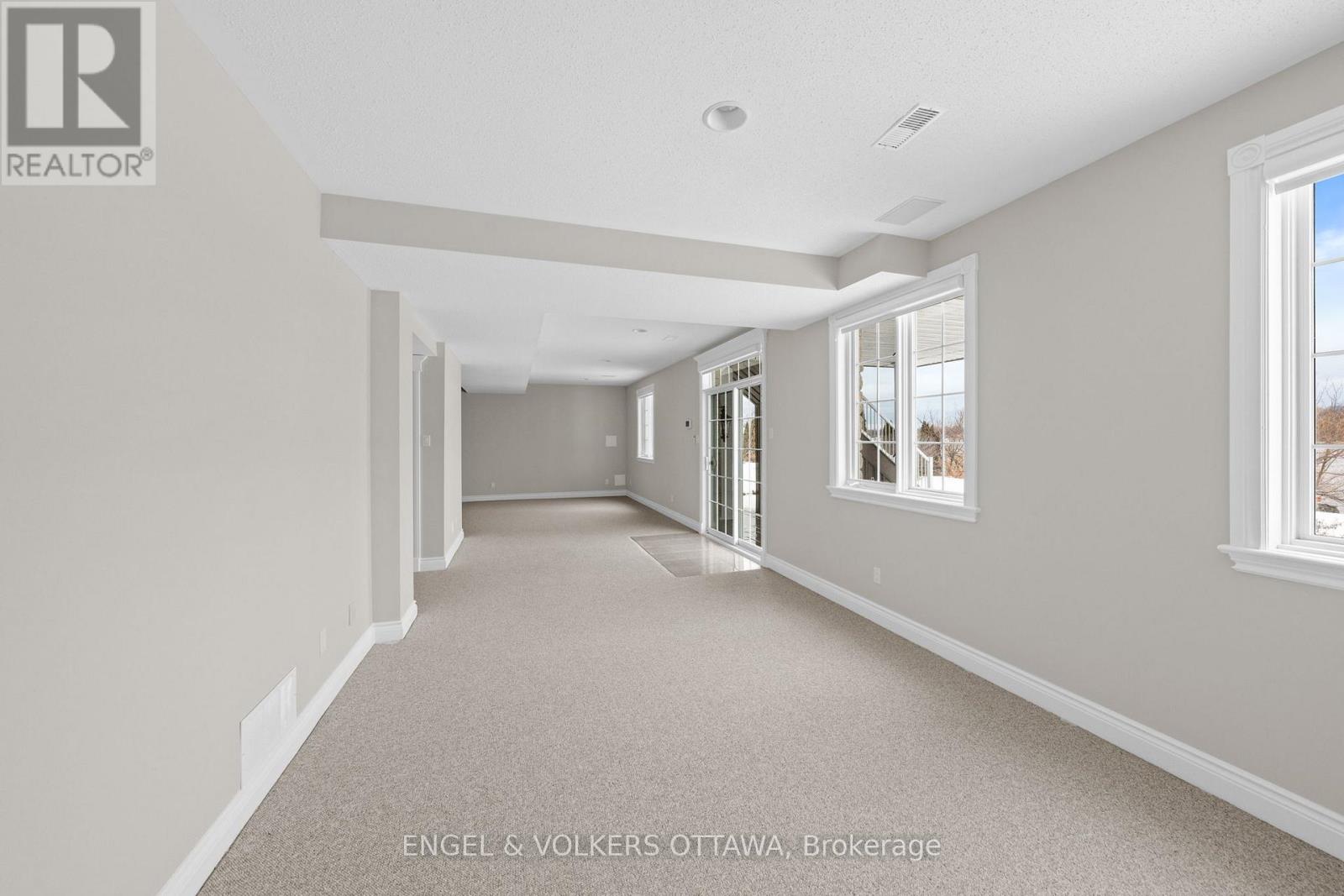 6373 Radisson Way, Ottawa, Ontario  K1C 2Z9 - Photo 40 - X12906240