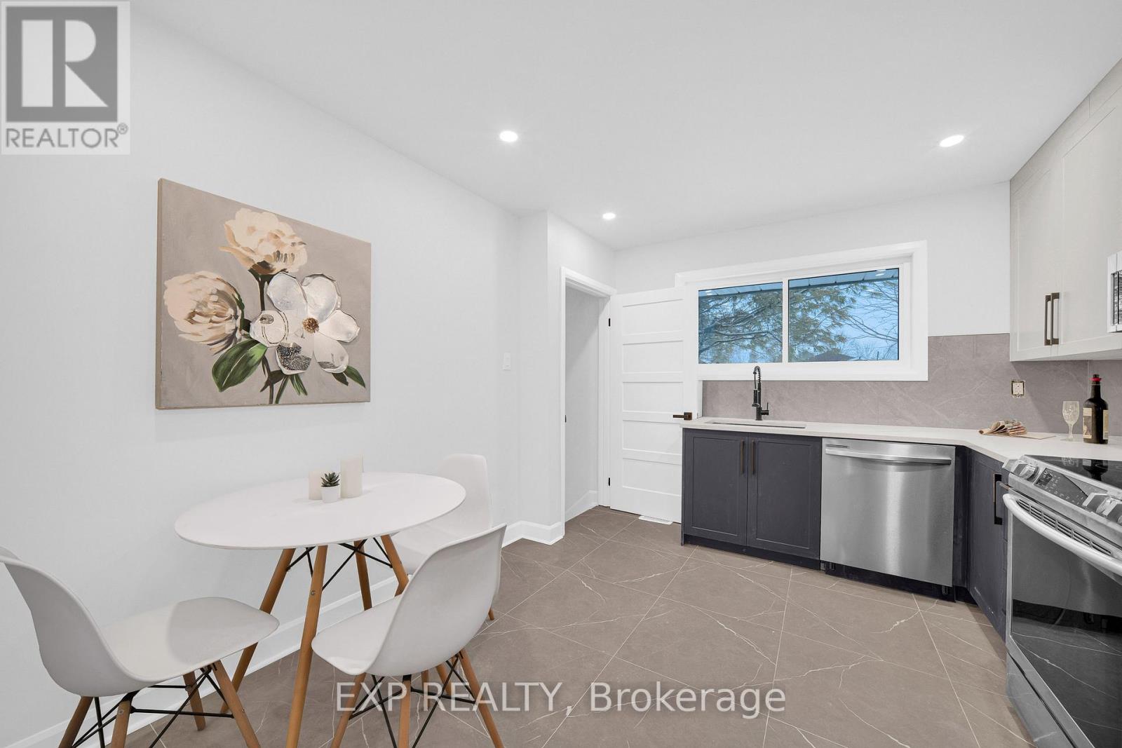 768 Pleasant Park Road, Ottawa, Ontario K1G 1Y7 - Photo 10 - X12906316