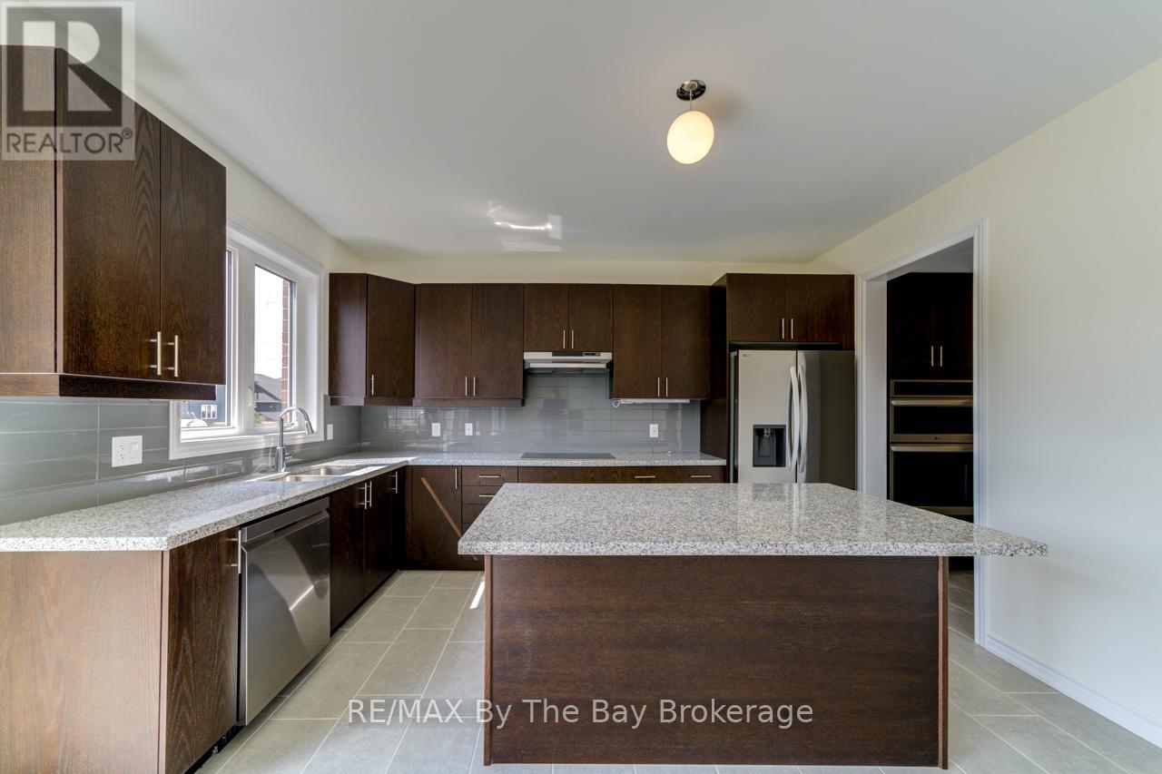 174 Mapleside Drive, Wasaga Beach, Ontario  L9Z 0L4 - Photo 11 - S12906294