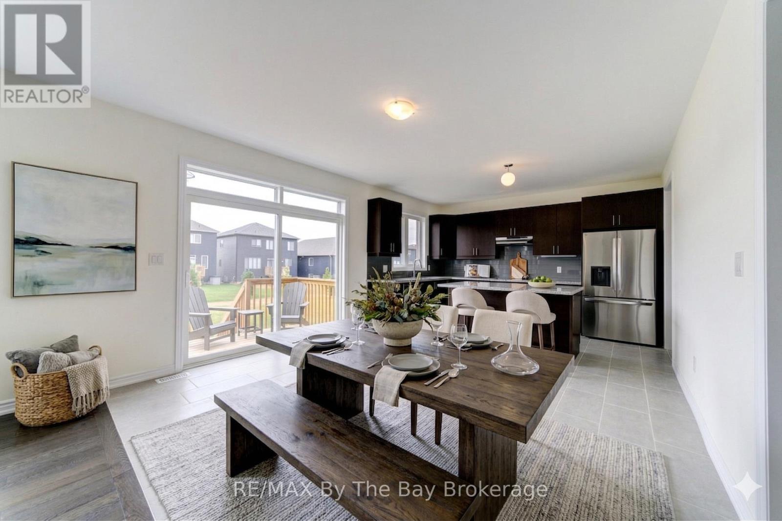 174 Mapleside Drive, Wasaga Beach, Ontario  L9Z 0L4 - Photo 12 - S12906294