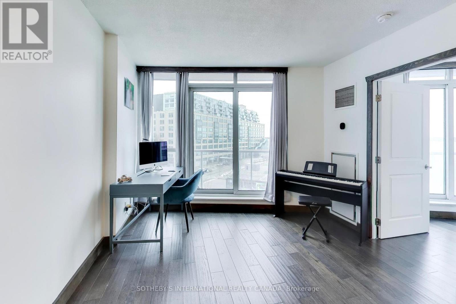 505 - 218 Queens Quay W, Toronto (Waterfront Communities), Ontario  M5J 2Y6 - Photo 6 - C12906298