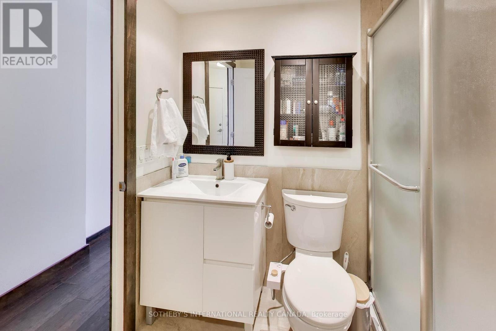 505 - 218 Queens Quay W, Toronto (Waterfront Communities), Ontario  M5J 2Y6 - Photo 9 - C12906298