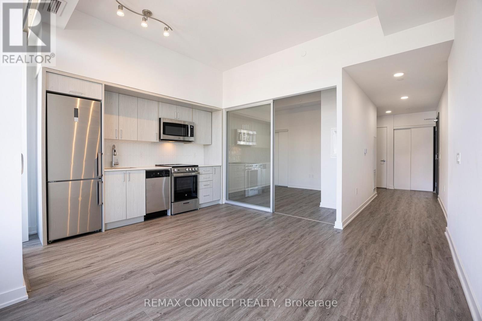 708 - 1 Cardiff Road, Toronto, Ontario  M4P 0G2 - Photo 3 - C12906308