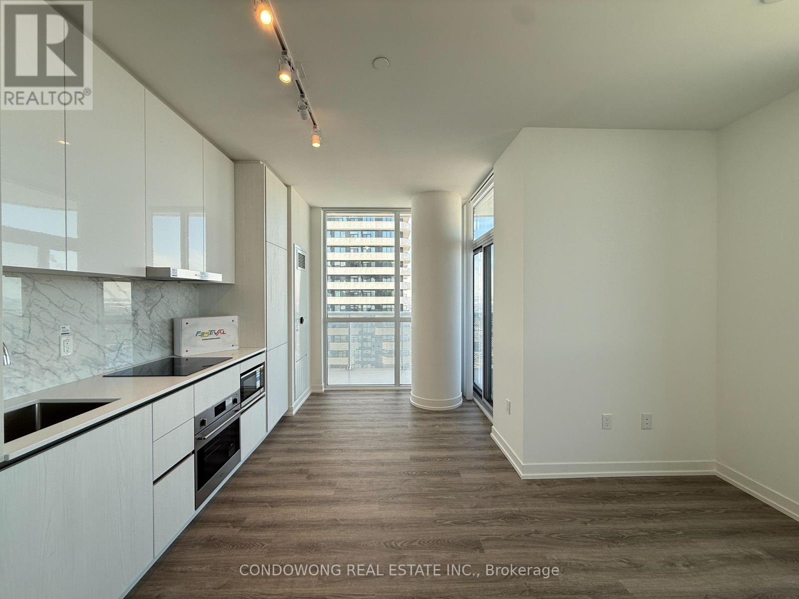 6002 - 8 Interchange Way, Vaughan, Ontario  L4K 0R2 - Photo 3 - N12906230