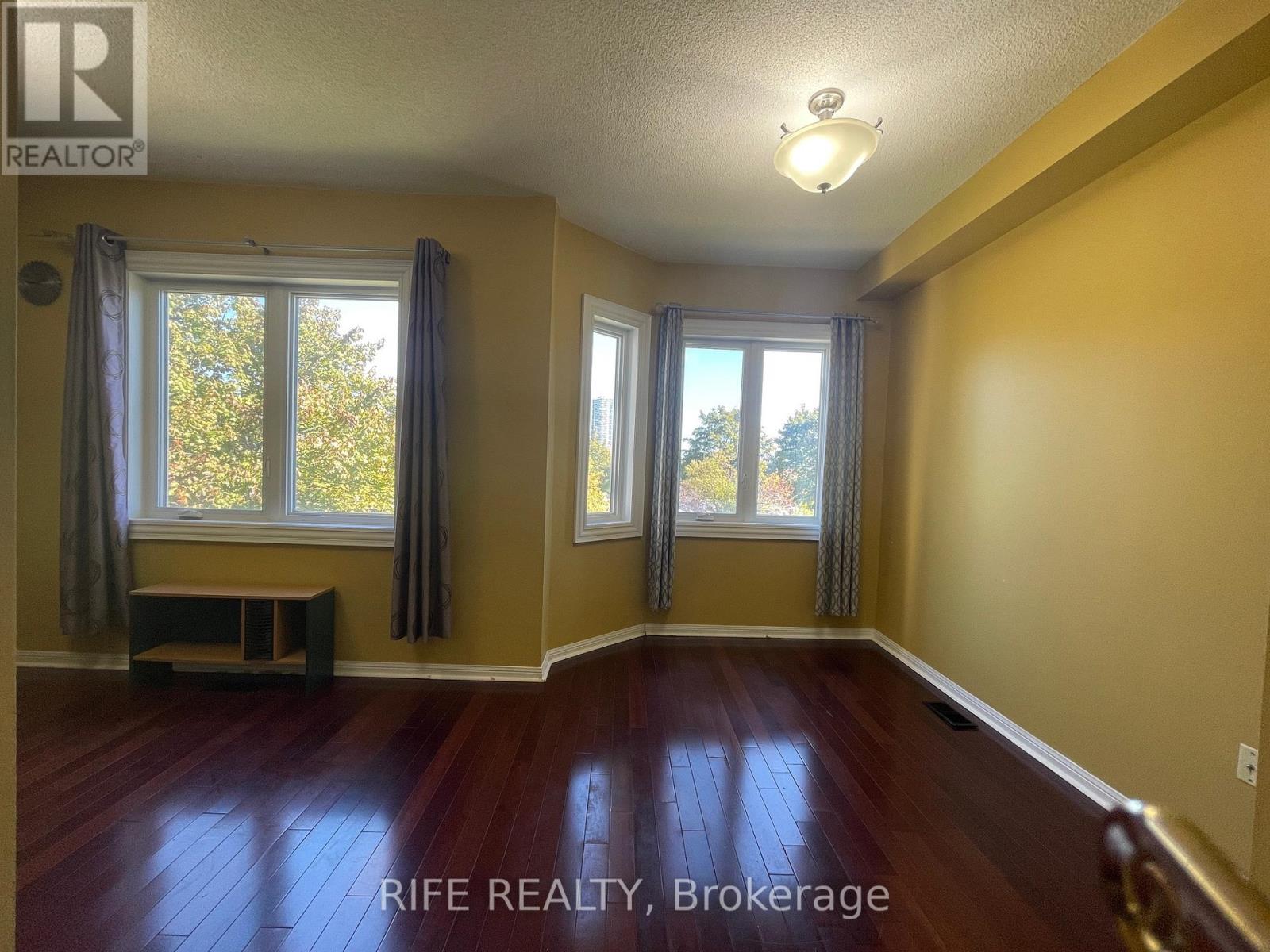 Main - 156 Town Centre Boulevard, Markham (Unionville), Ontario  L3R 5H9 - Photo 3 - N12906244