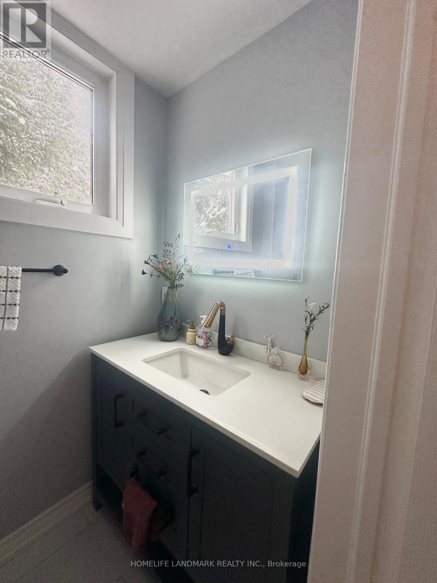 70 Maple Grove Avenue, Richmond Hill, Ontario  L4E 2X2 - Photo 24 - N12906260