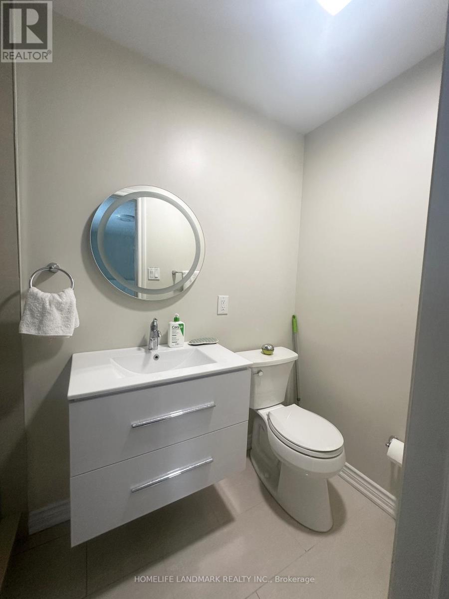 70 Maple Grove Avenue, Richmond Hill, Ontario  L4E 2X2 - Photo 32 - N12906260