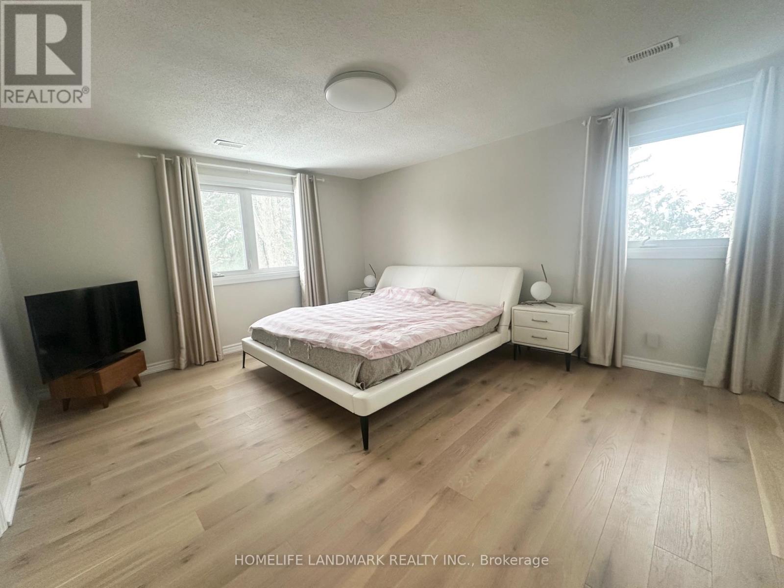 70 Maple Grove Avenue, Richmond Hill, Ontario  L4E 2X2 - Photo 33 - N12906260