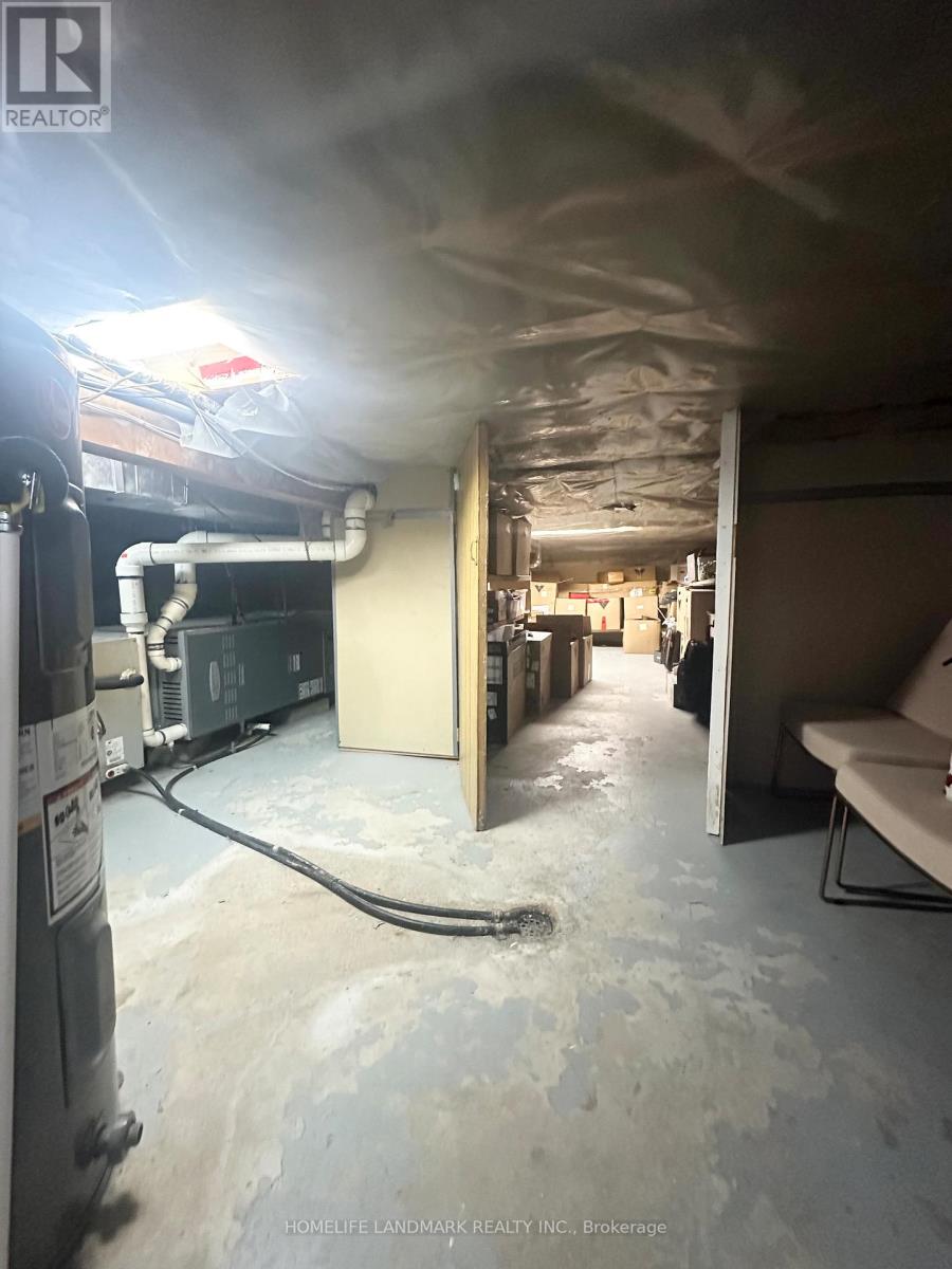 70 Maple Grove Avenue, Richmond Hill, Ontario  L4E 2X2 - Photo 44 - N12906260