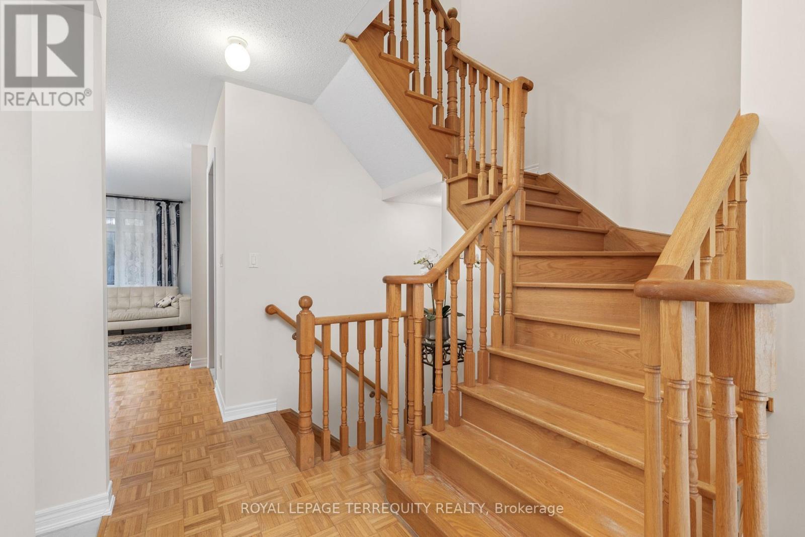 70 Degas Drive, Vaughan, Ontario  L4J 9J3 - Photo 7 - N12906266