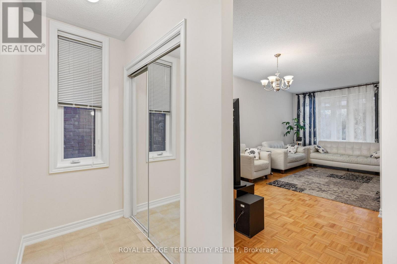 70 Degas Drive, Vaughan, Ontario  L4J 9J3 - Photo 8 - N12906266