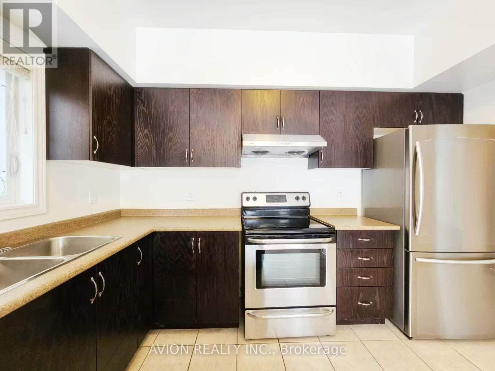 72 Eakin Mill Road, Markham, Ontario  L6E 1N9 - Photo 11 - N12906284