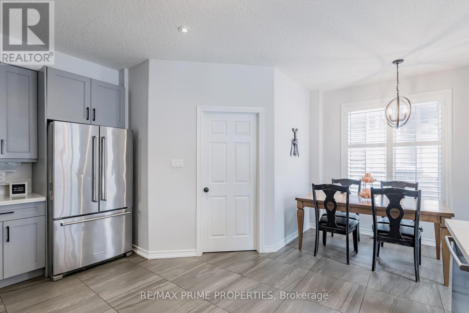 947 Booth Avenue, Innisfil, Ontario  L9S 0A5 - Photo 11 - N12906288