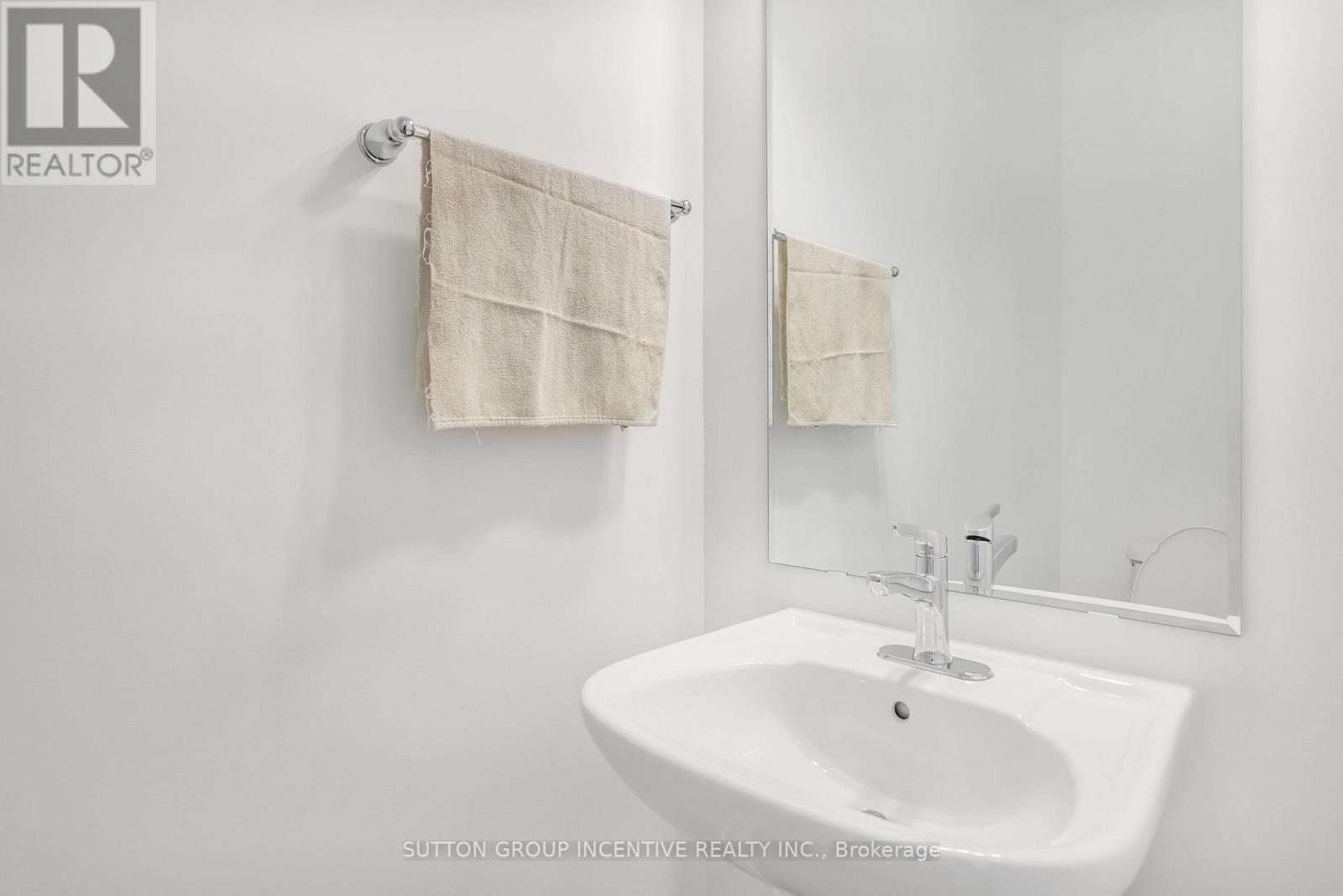 Upper - 59 Suzuki Street, Barrie, Ontario  L9J 0Y7 - Photo 12 - S12906246