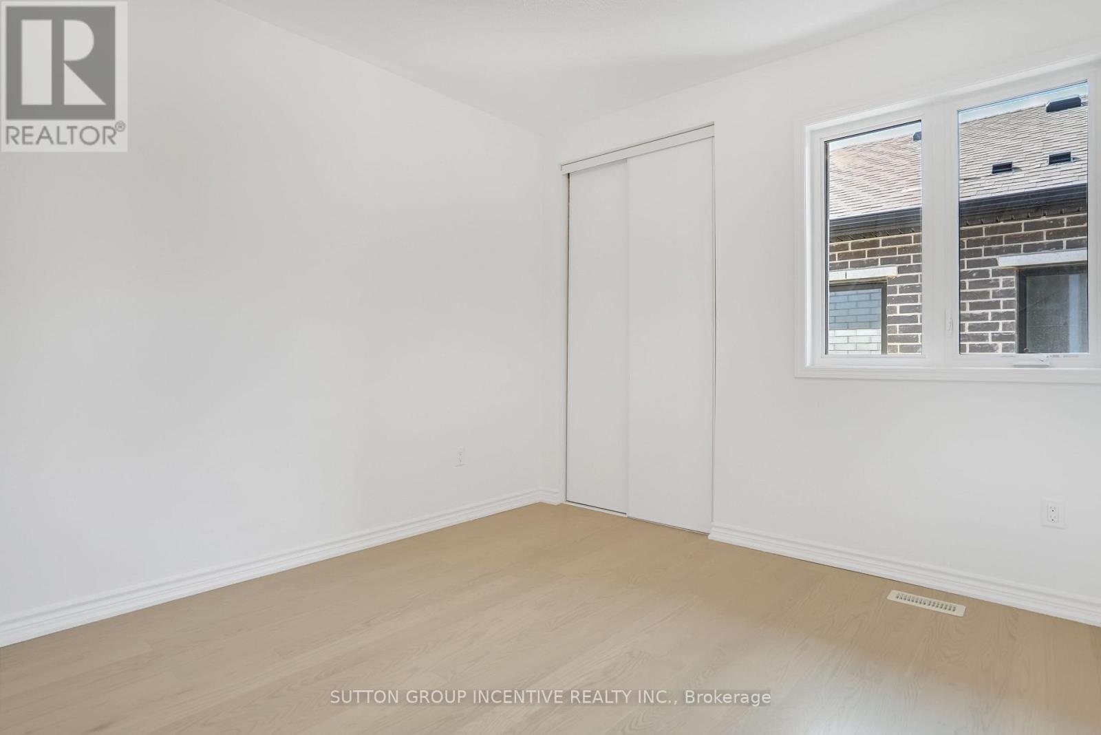 Upper - 59 Suzuki Street, Barrie, Ontario  L9J 0Y7 - Photo 3 - S12906246