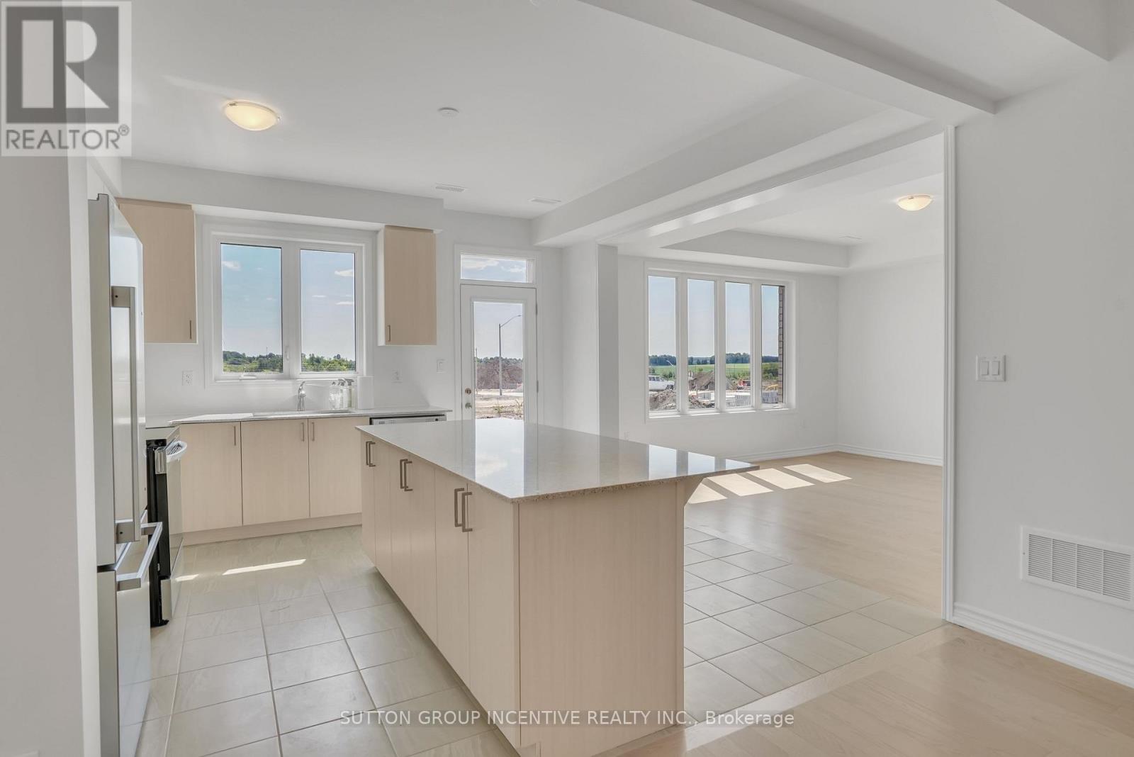 Upper - 59 Suzuki Street, Barrie, Ontario  L9J 0Y7 - Photo 6 - S12906246